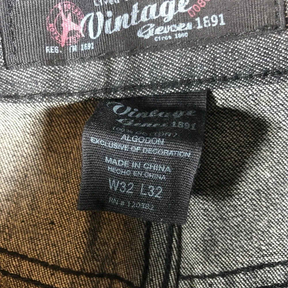 Vintage Genes 1981 are packaging charcoal